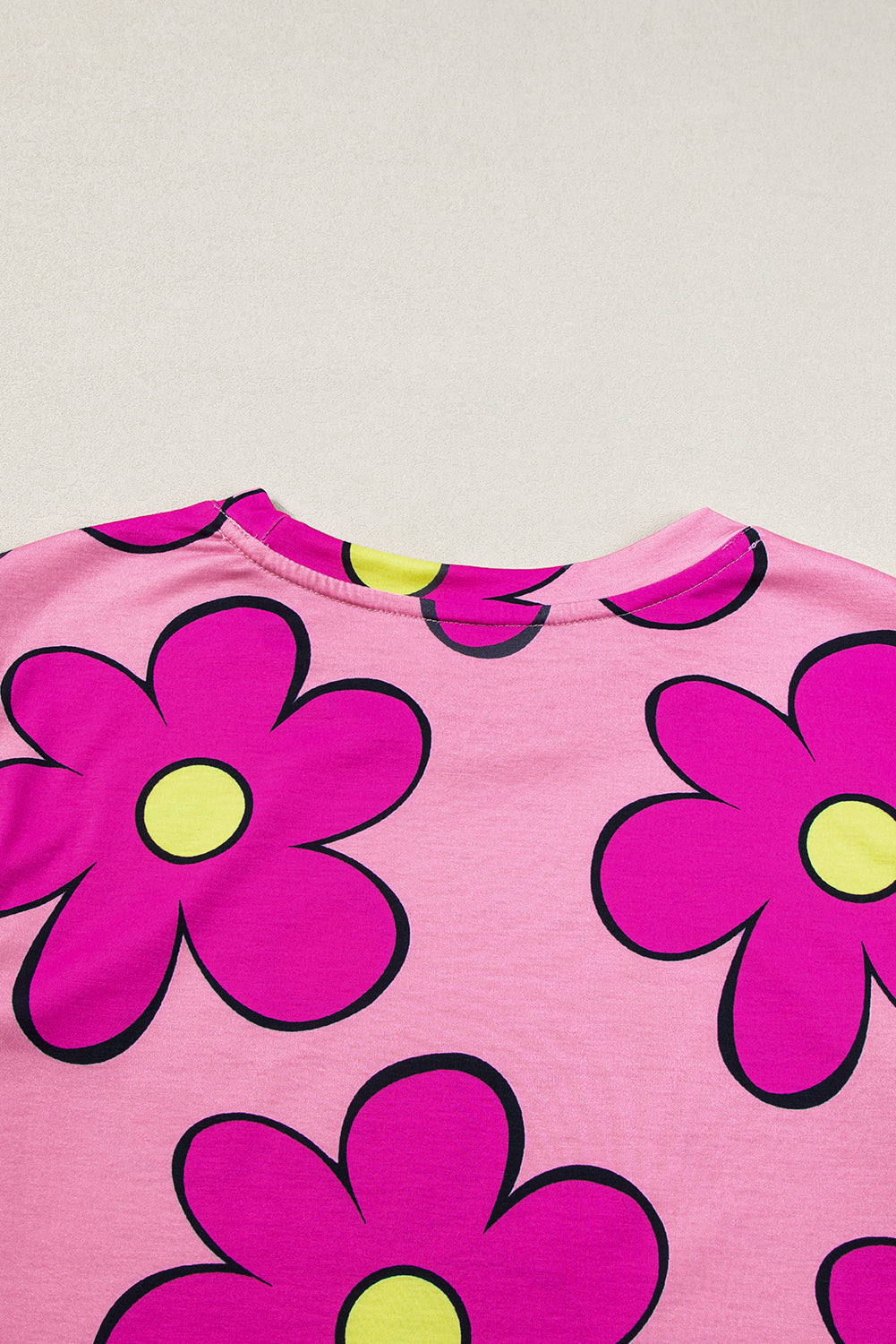 T-shirt à manches courtes et col rond imprimé fleur rose