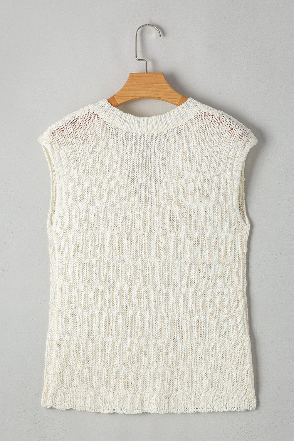 Pull à manches courtes et col en V cranté