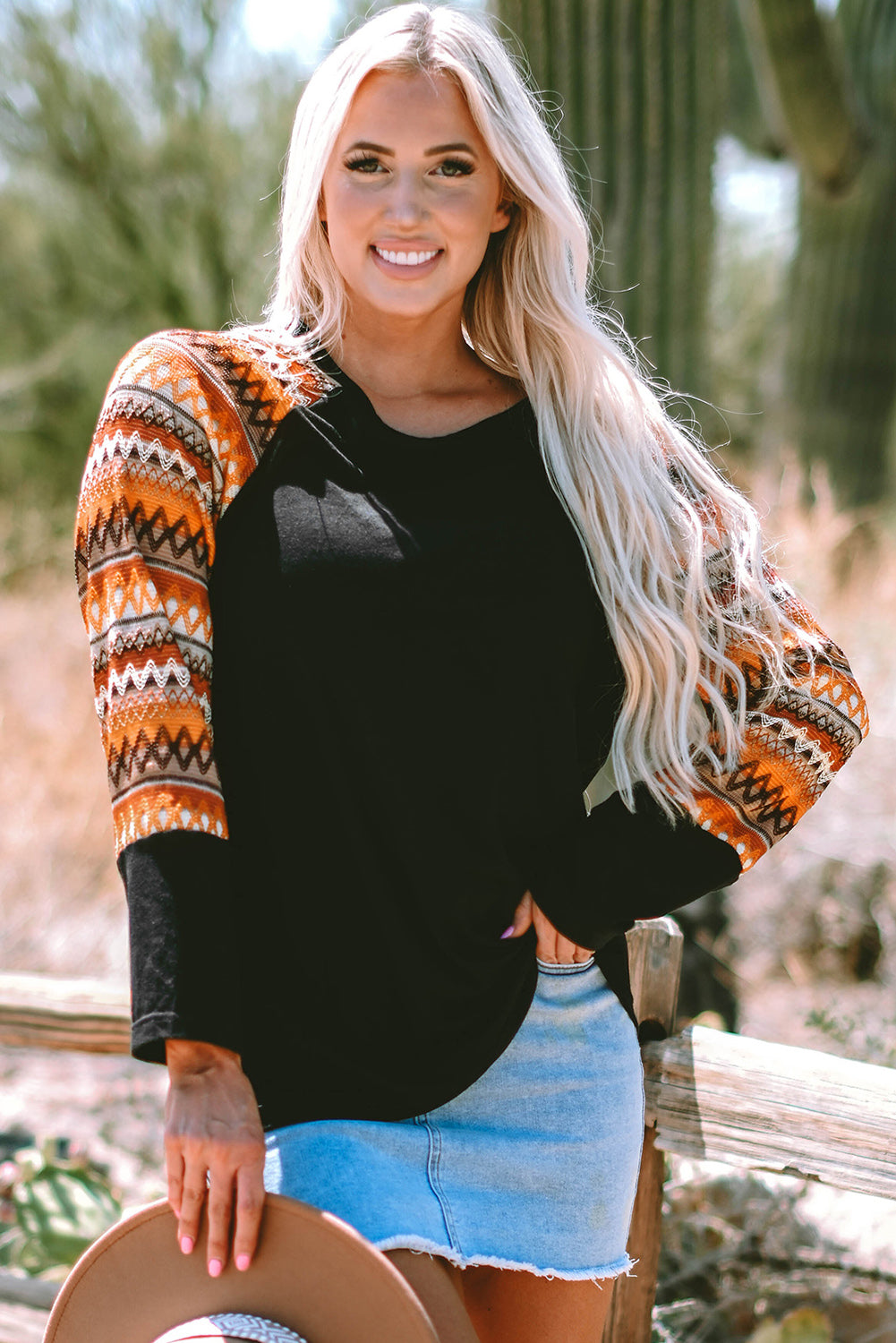 T-shirt a manches longues et patchwork raglan a imprimé géométrique