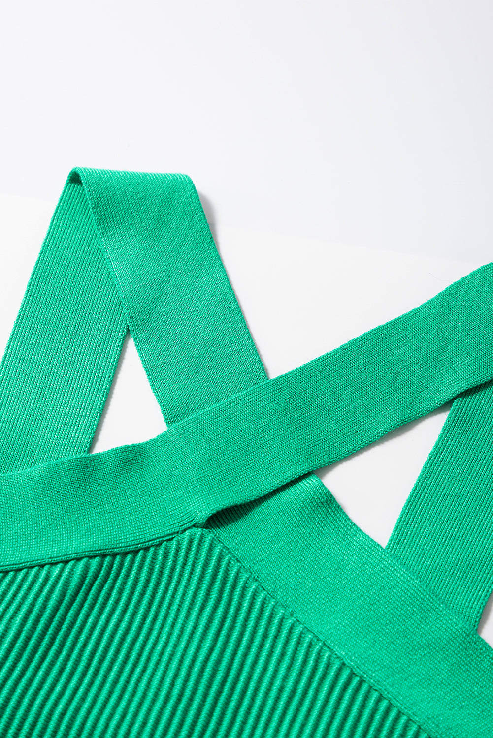 Débardeur pull fourreau côtelé croisé a col licou