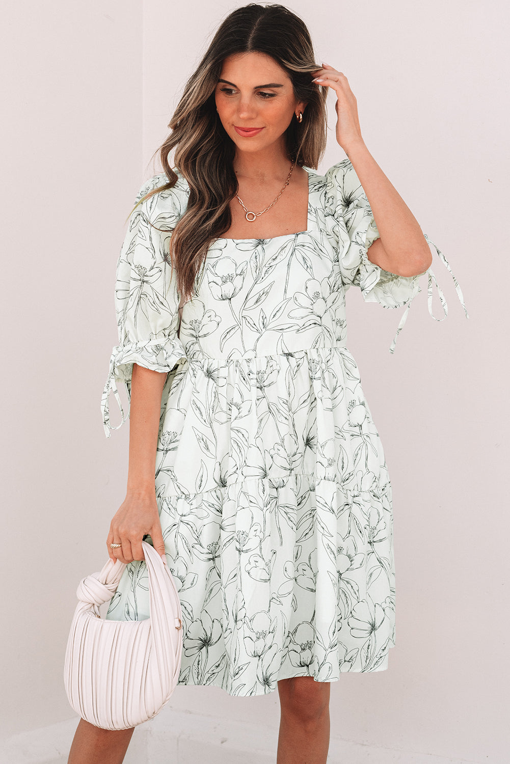 Mini-robe à imprimé floral, col carré, dos froncé, manches bouffantes