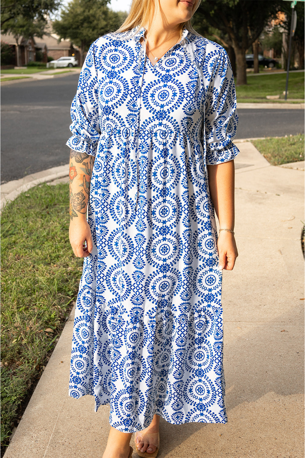Robe longue a lacets et imprimé géométrique, col cranté, grande taille