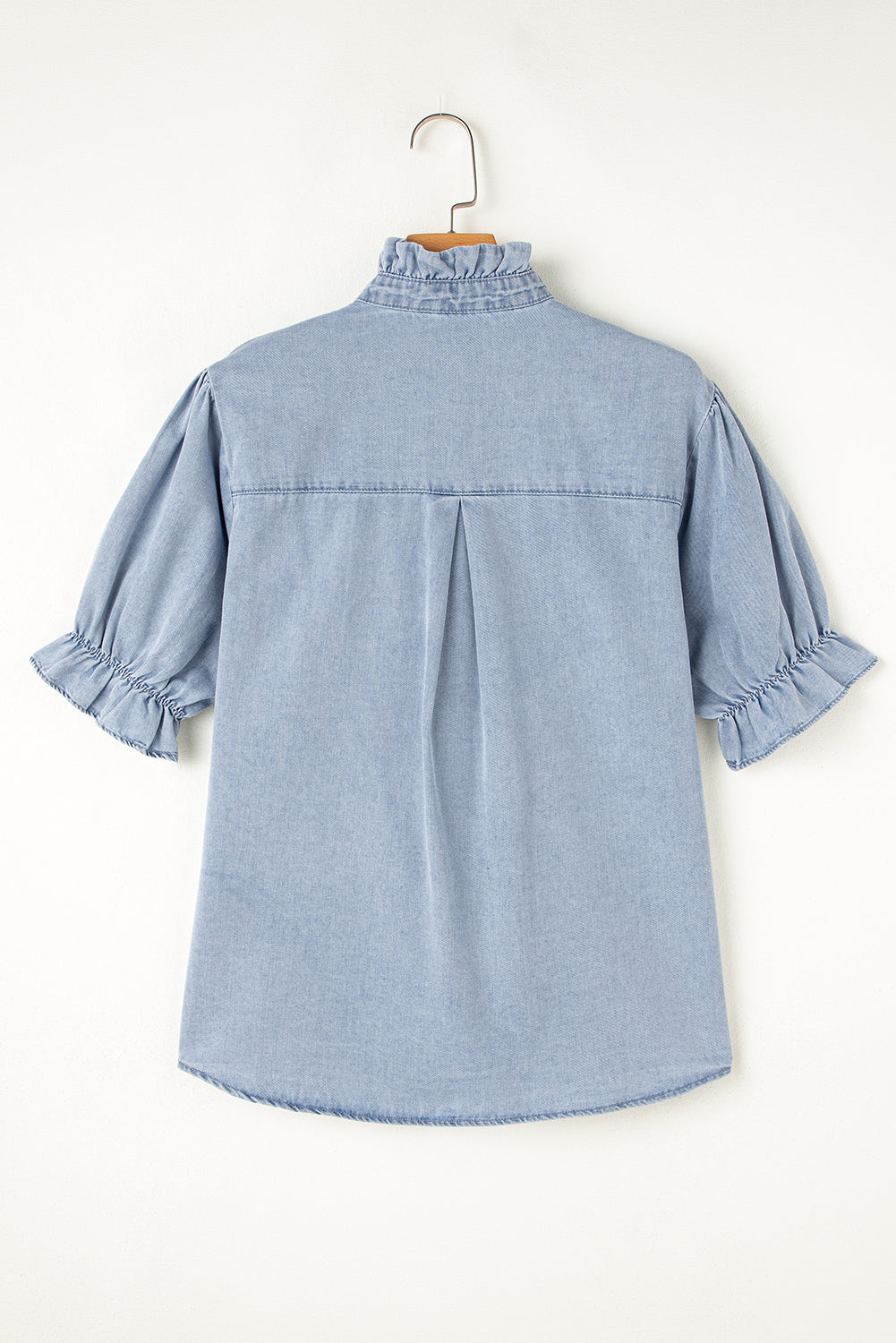 Chemise d'été en chambray à volants et manches courtes bouffantes