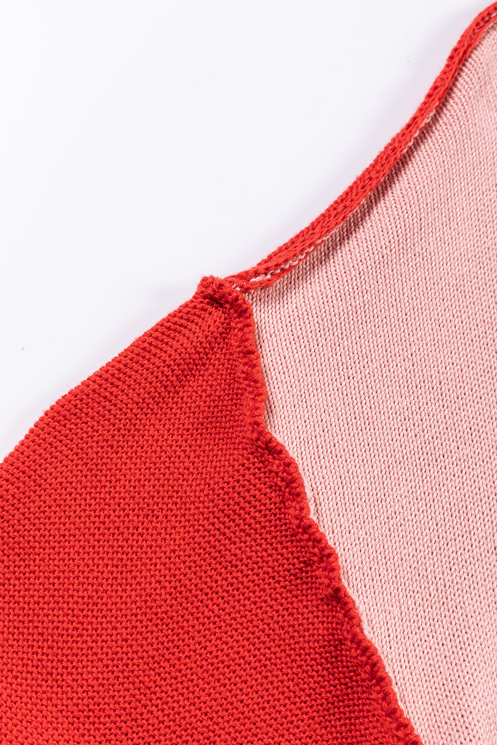 Pull à bordure côtelée et manches évêque color block