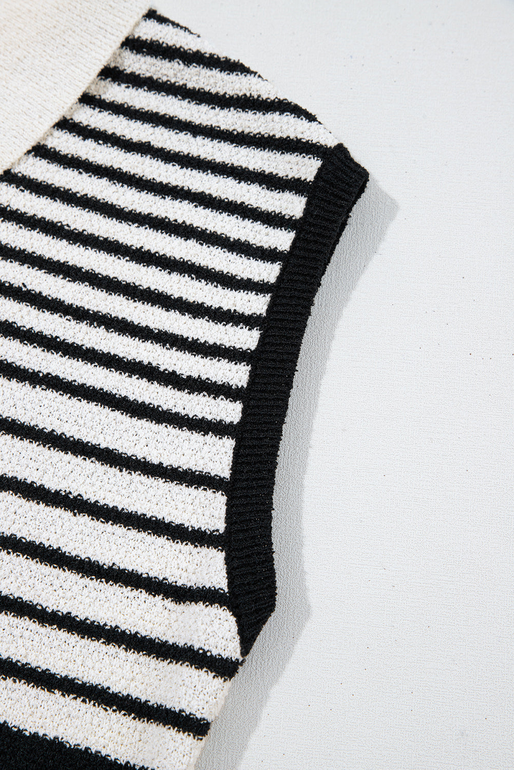 Robe pull moulante à rayures mixtes et demi-patte de boutonnage, manches courtes et col