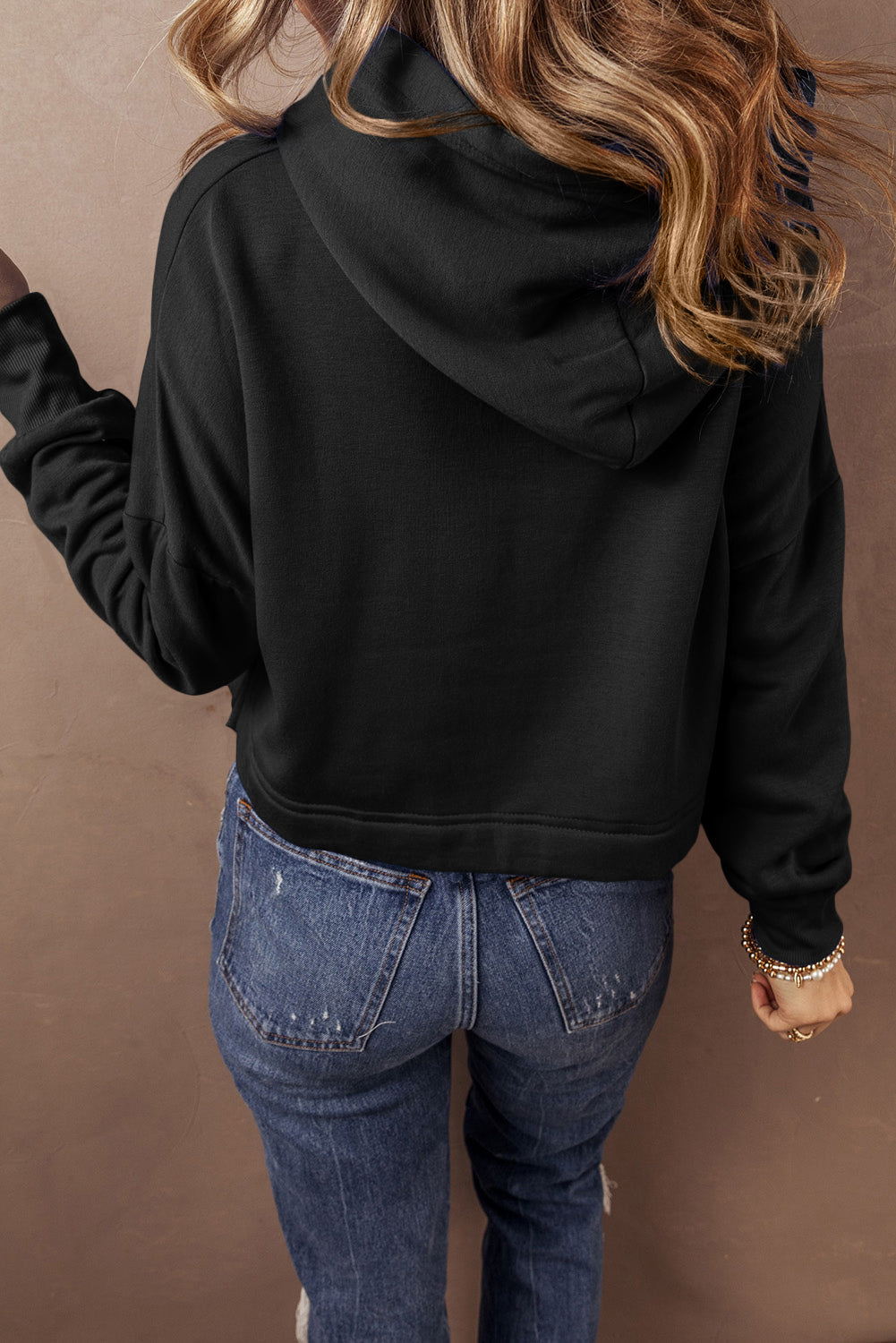 Sweat a capuche court uni a épaules tombantes et cordon de serrage