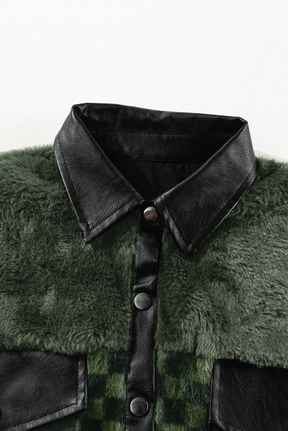 Veste en molleton a damier avec poche a rabat et boutons-pression