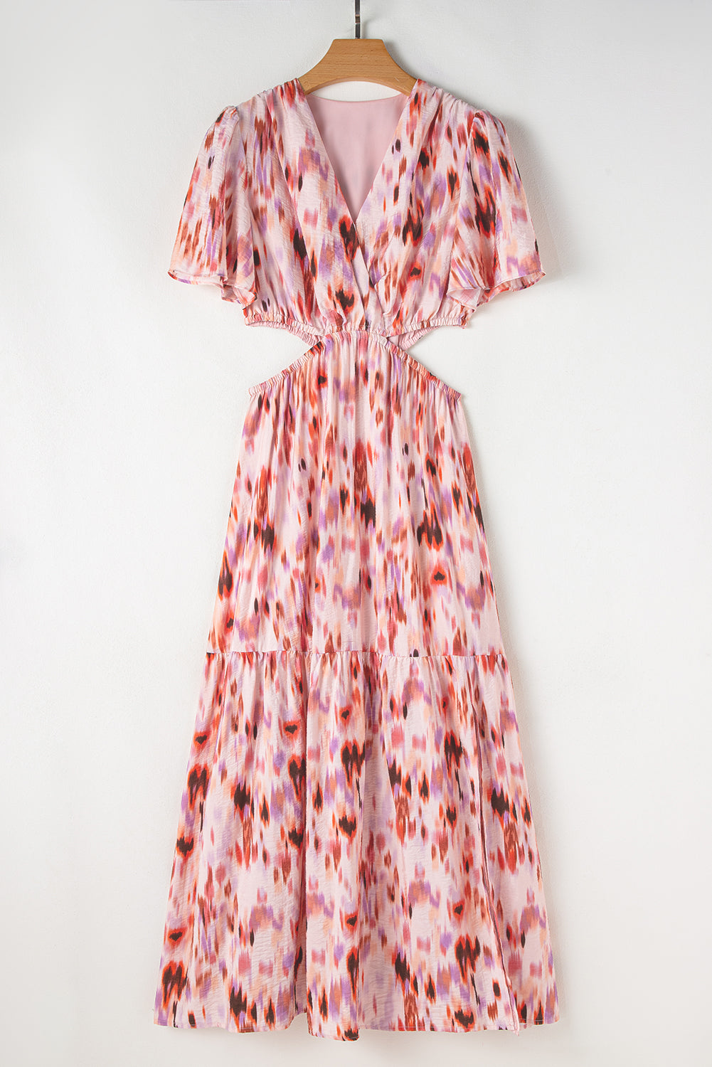 Robe longue à imprimé abstrait et manches flottantes, découpes audacieuses