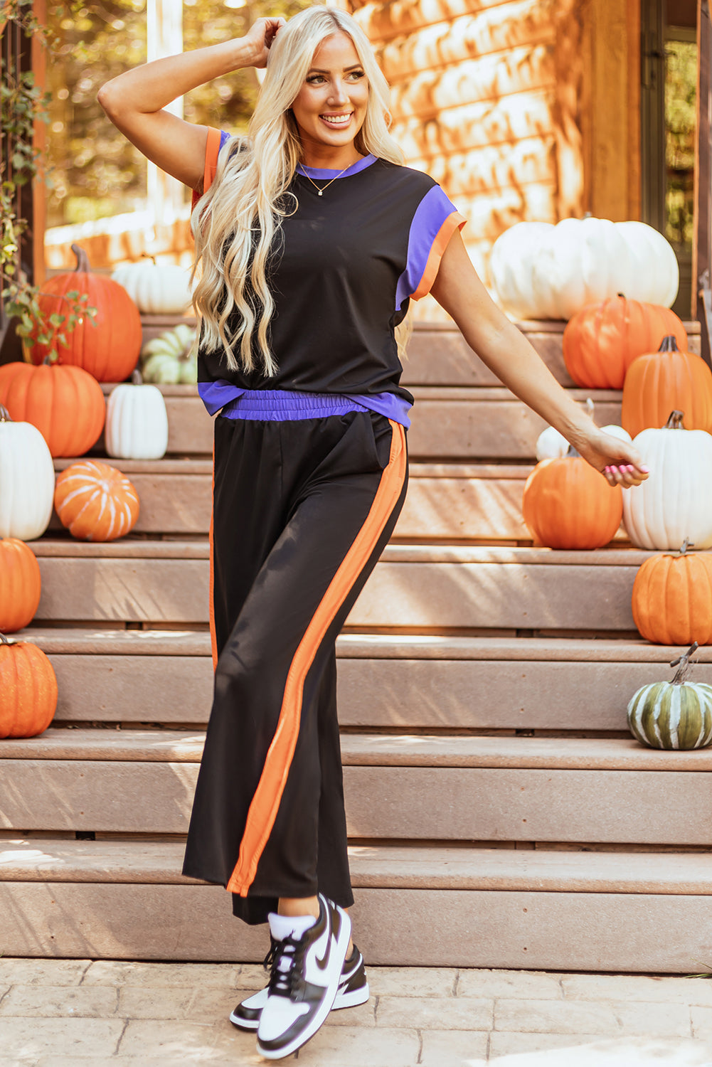 Tenue deux pièces décontractée avec blocs de couleurs