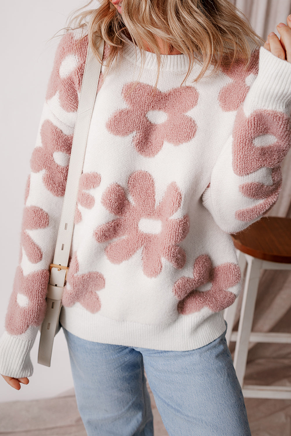 Pull ample texturé à fleurs et épaules tombantes