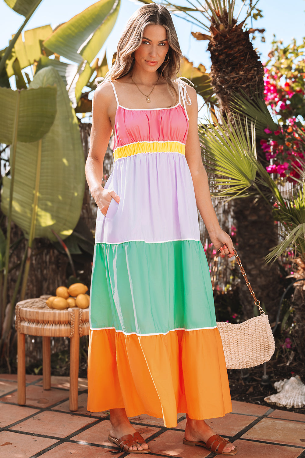 Robe longue fluide à taille haute et bretelles à nouer, colorblock, avec poches
