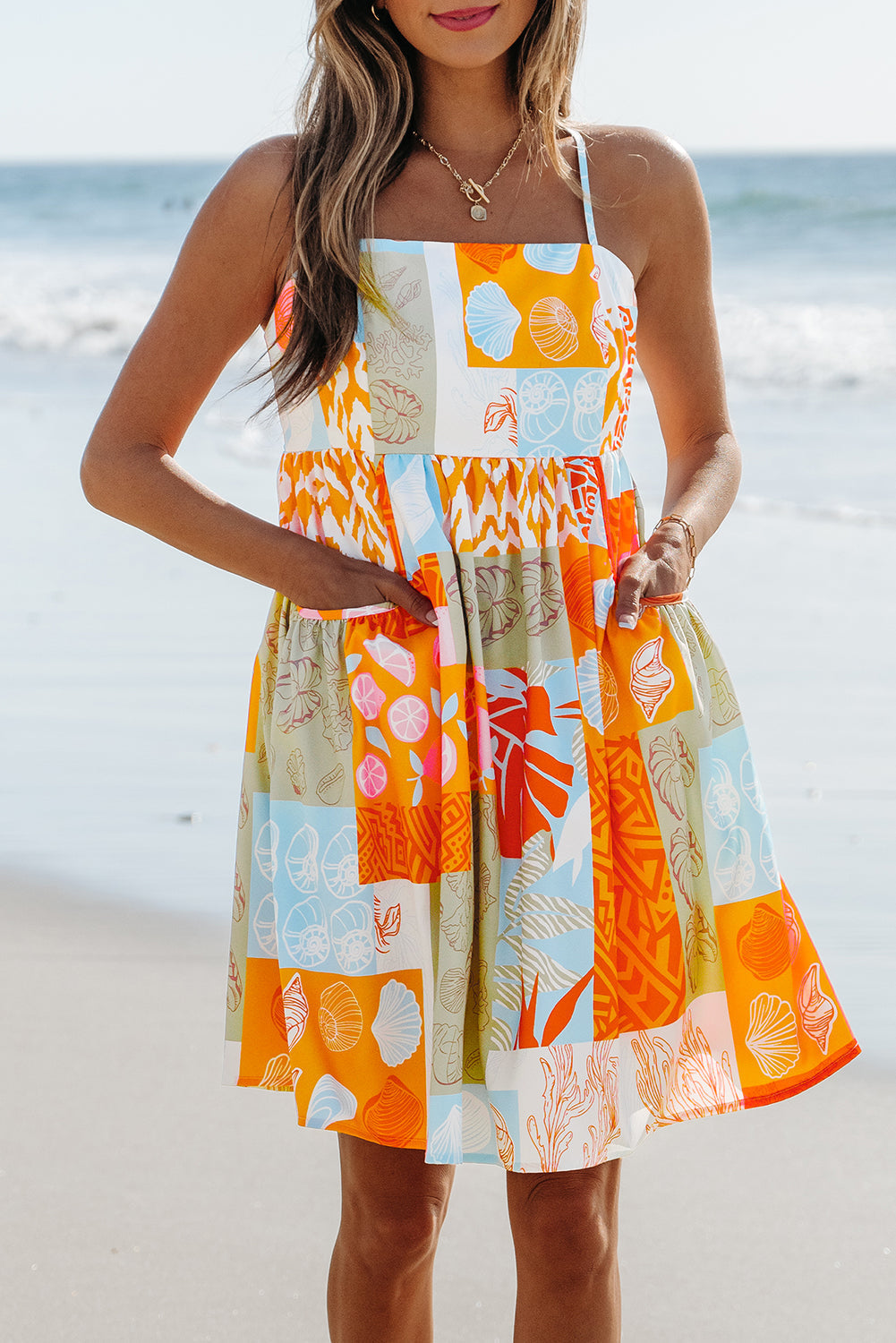 Robe d'été fluide à nouer et imprimé patchwork de coquillages