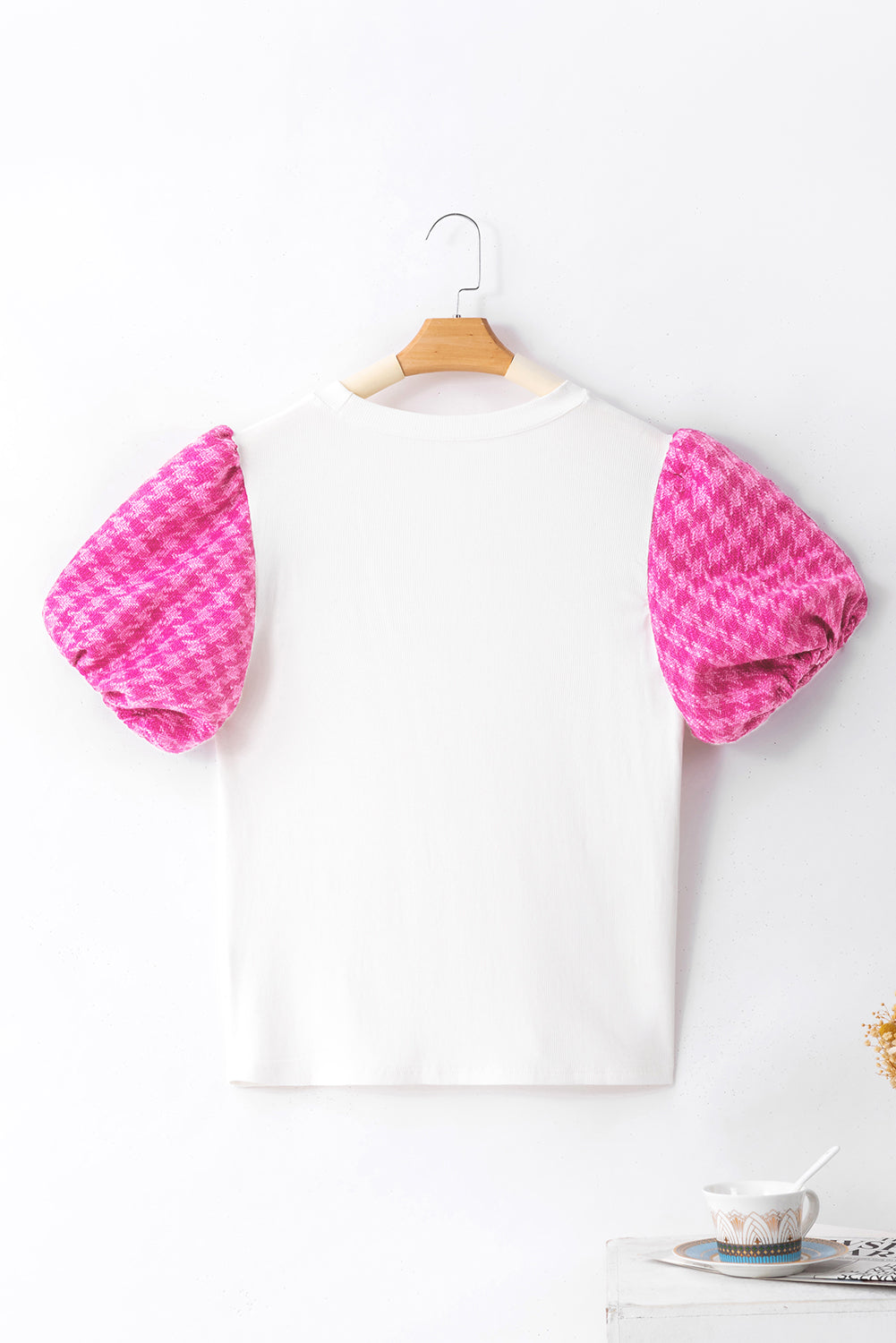 Haut à manches bouffantes en tweed contrasté