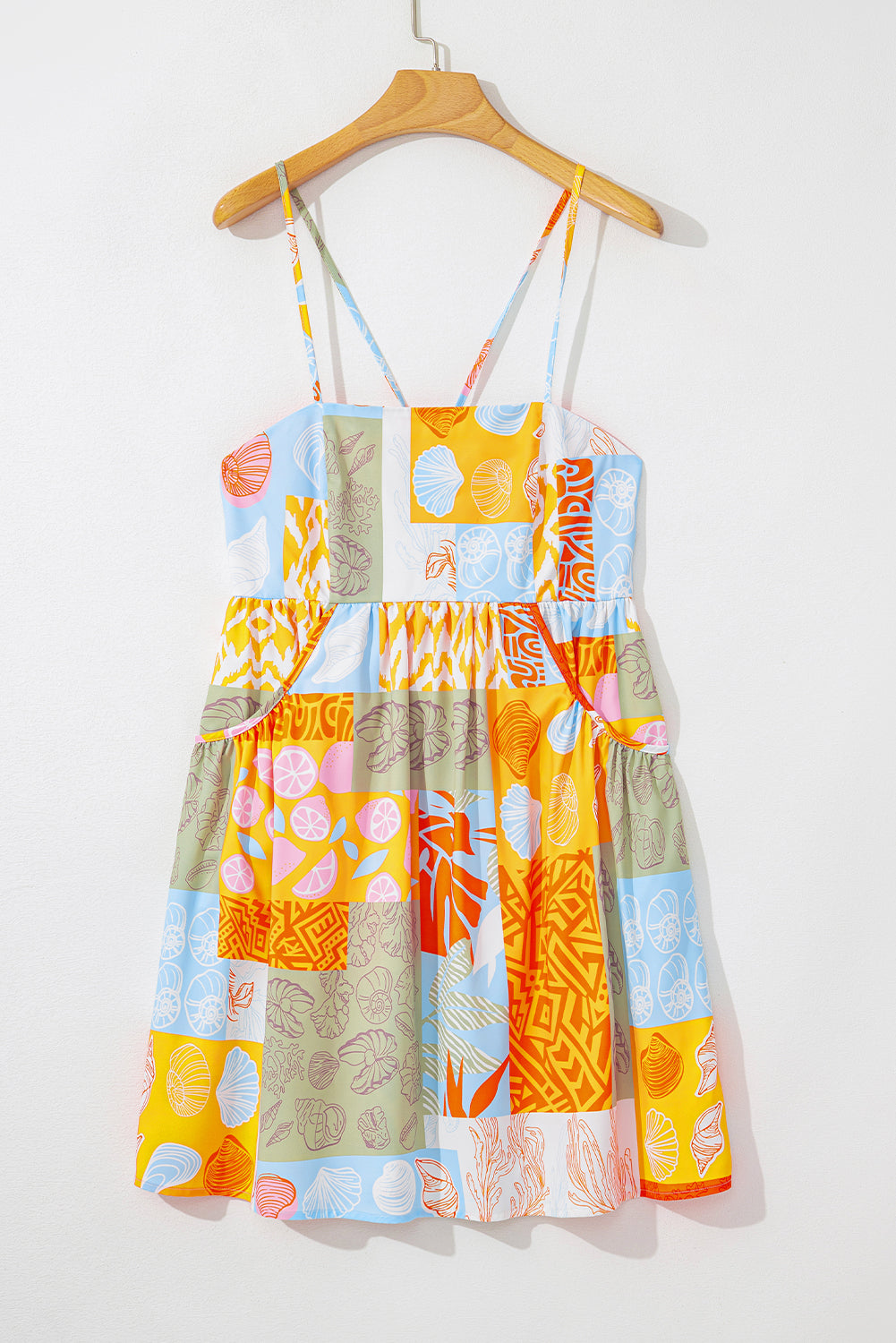 Robe d'été fluide à nouer et imprimé patchwork de coquillages