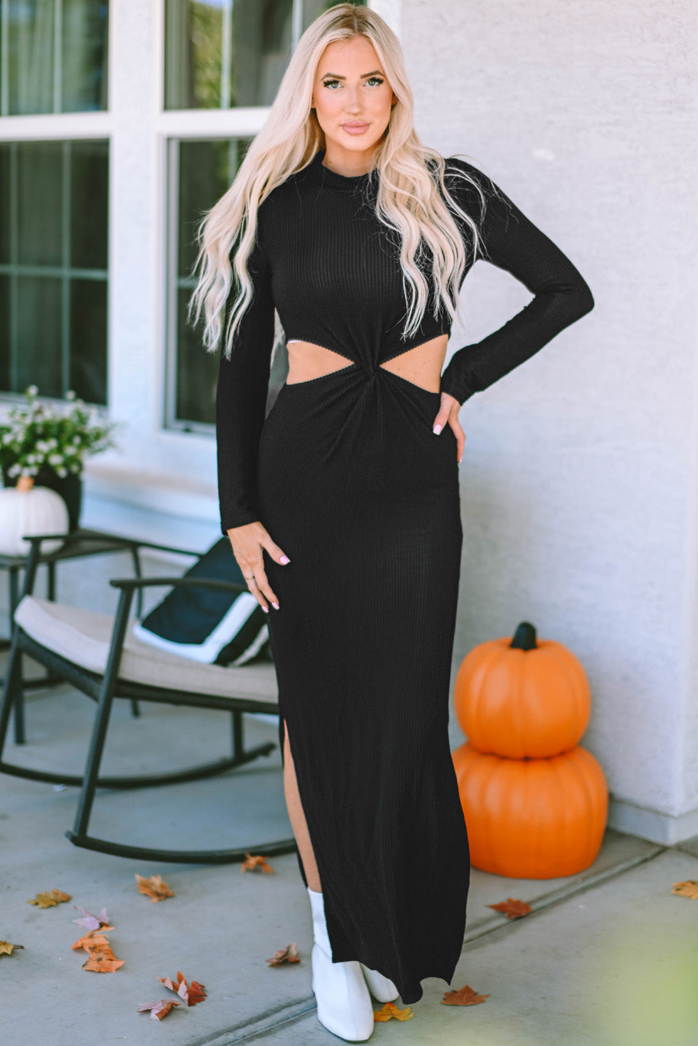 Robe côtelée à manches longues et découpe torsadée