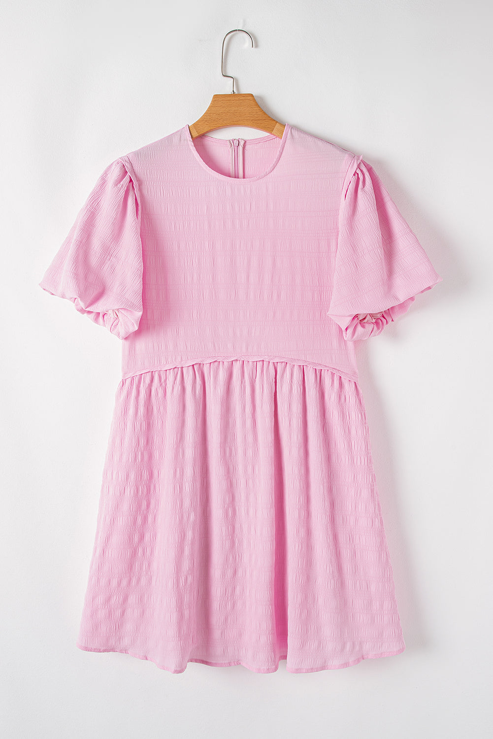 Mini-robe taille haute texturée à manches bouffantes