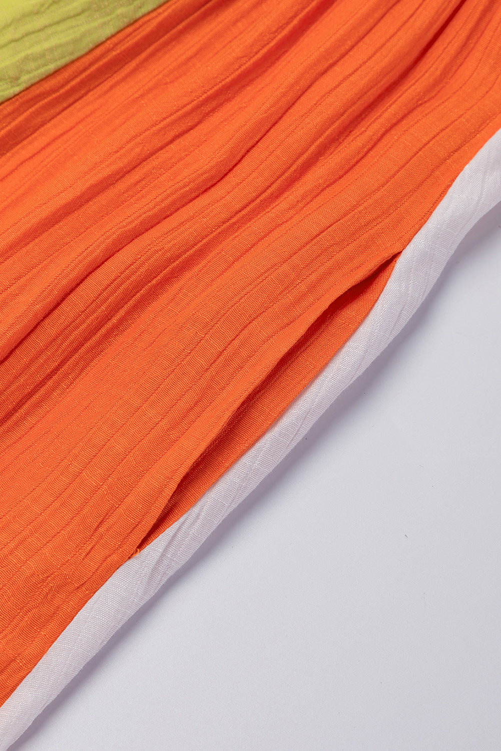 Robe longue évasée taille haute froncée color block