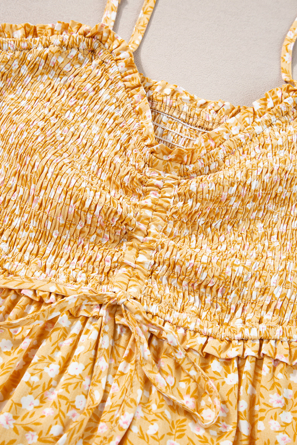 Robe longue florale smockée taille haute à froufrous