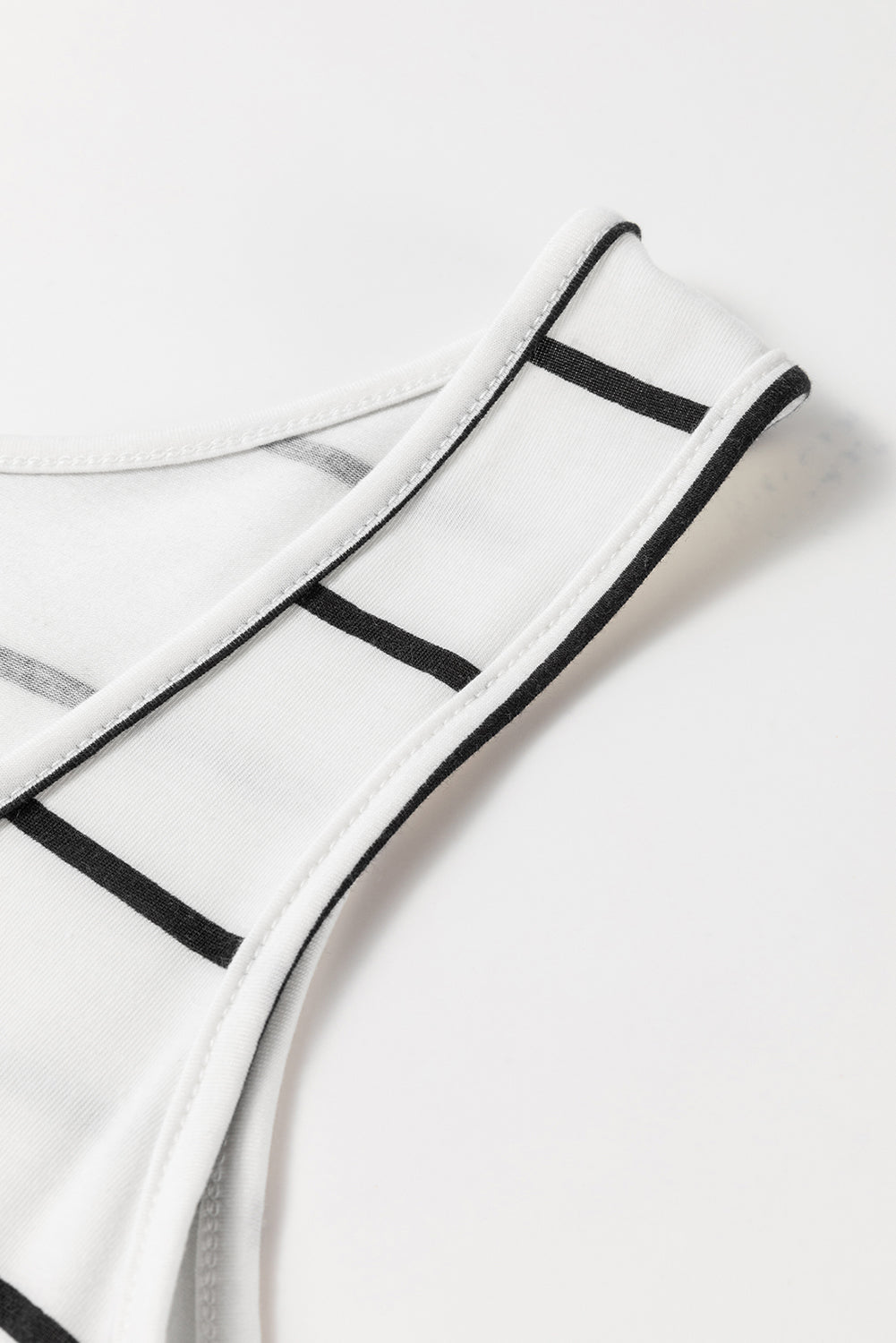 Robe longue sans manches à imprimé rayé et dos nu avec fentes