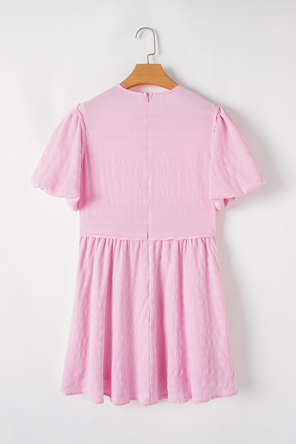 Mini-robe taille haute texturée à manches bouffantes