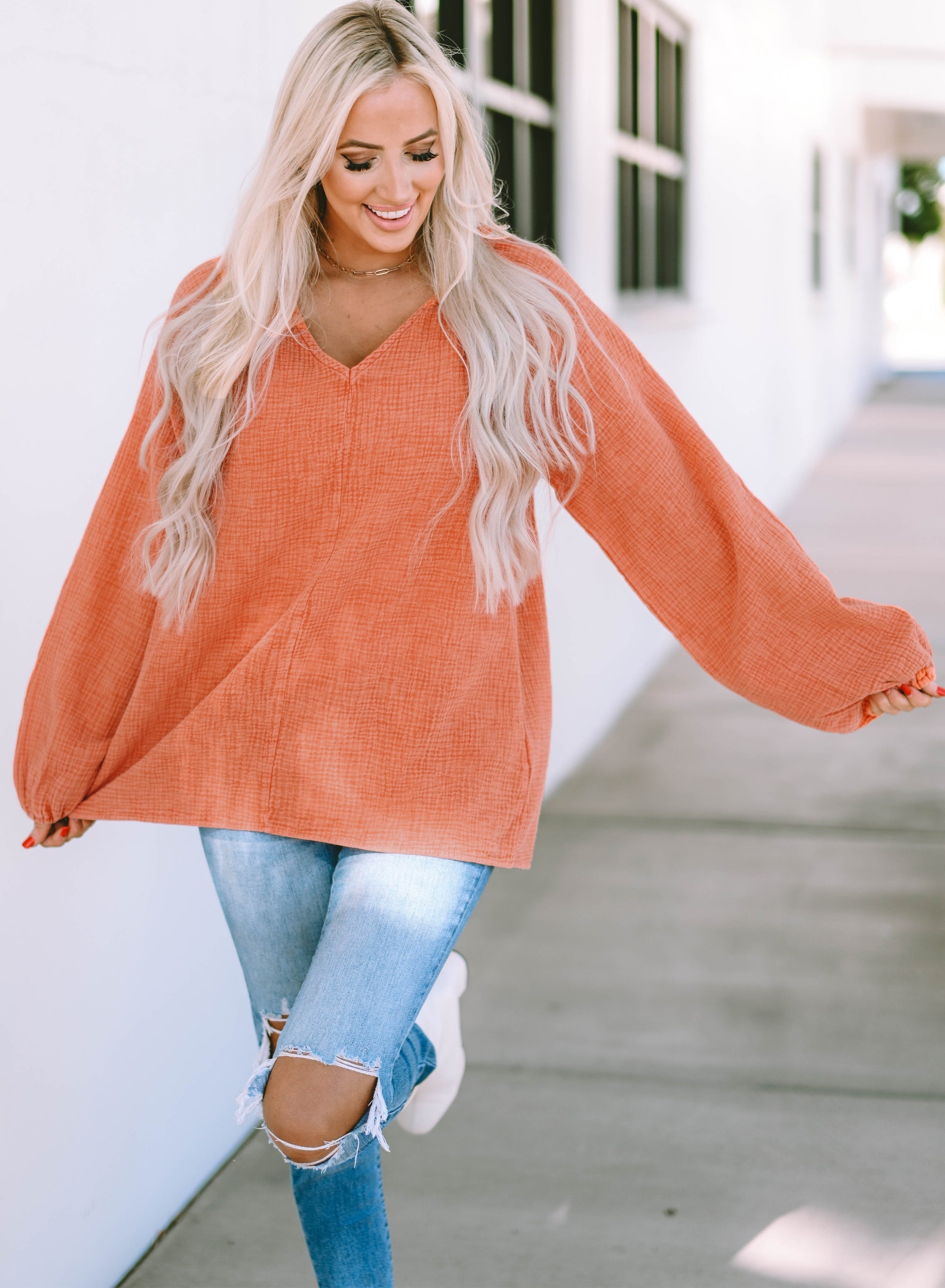 Blouse texturée froissée à volants et manches bouffantes à col fendu