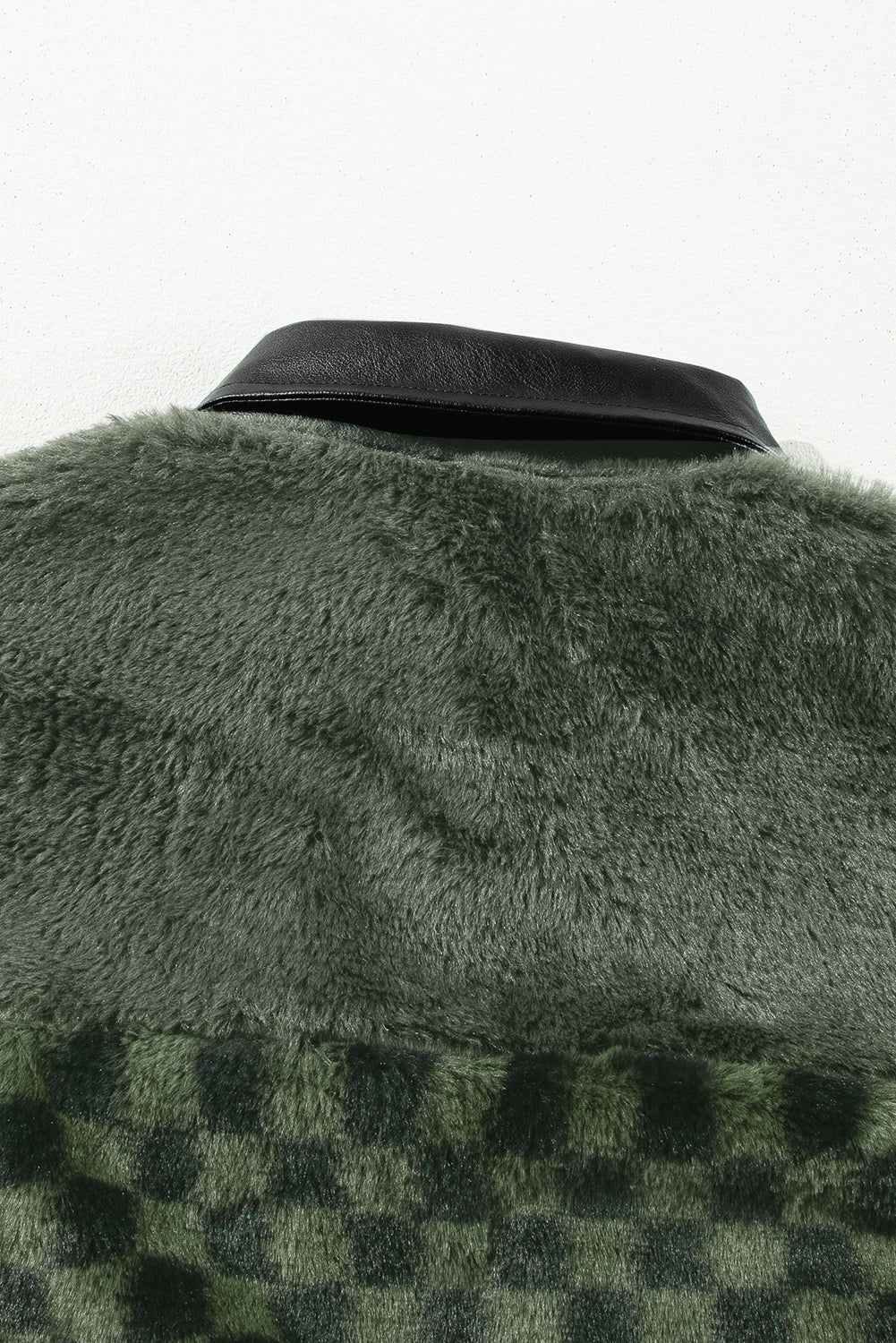 Veste en molleton a damier avec poche a rabat et boutons-pression