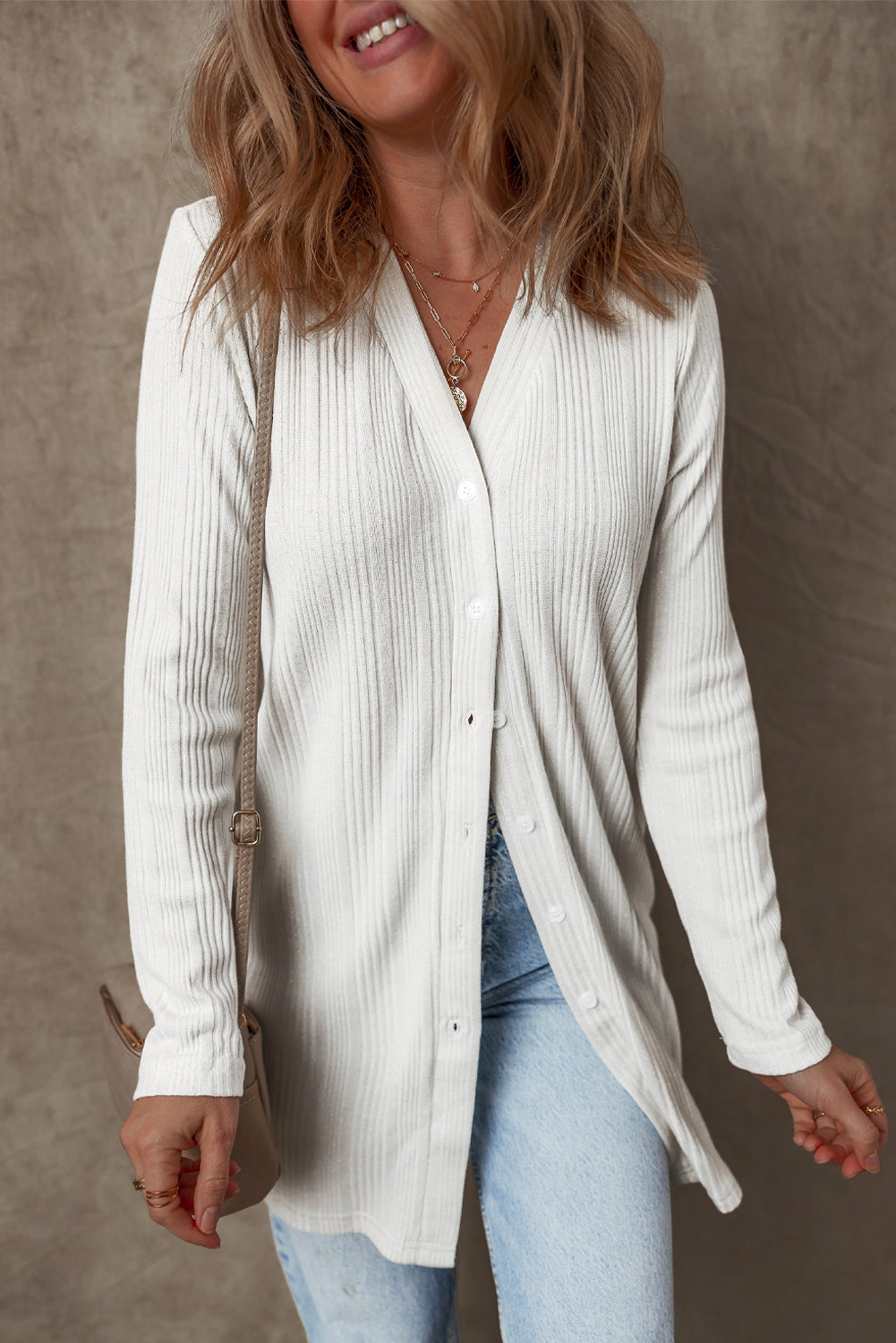 Cardigan tunique boutonné côtelé de couleur unie