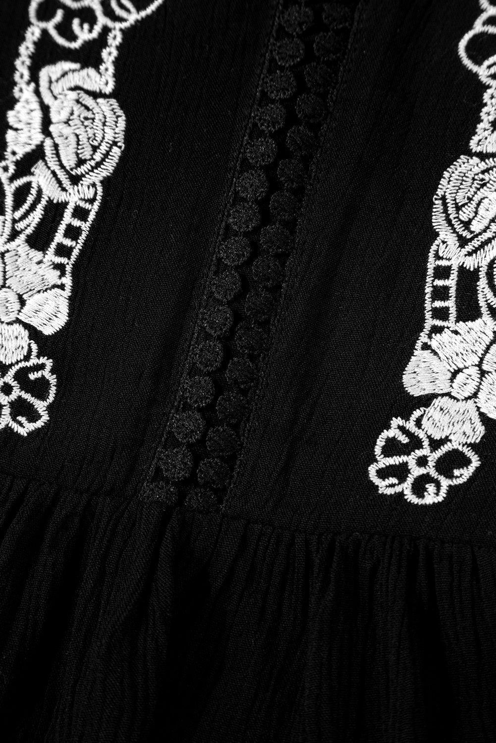 Débardeur à bretelles spaghetti à volants et broderie florale
