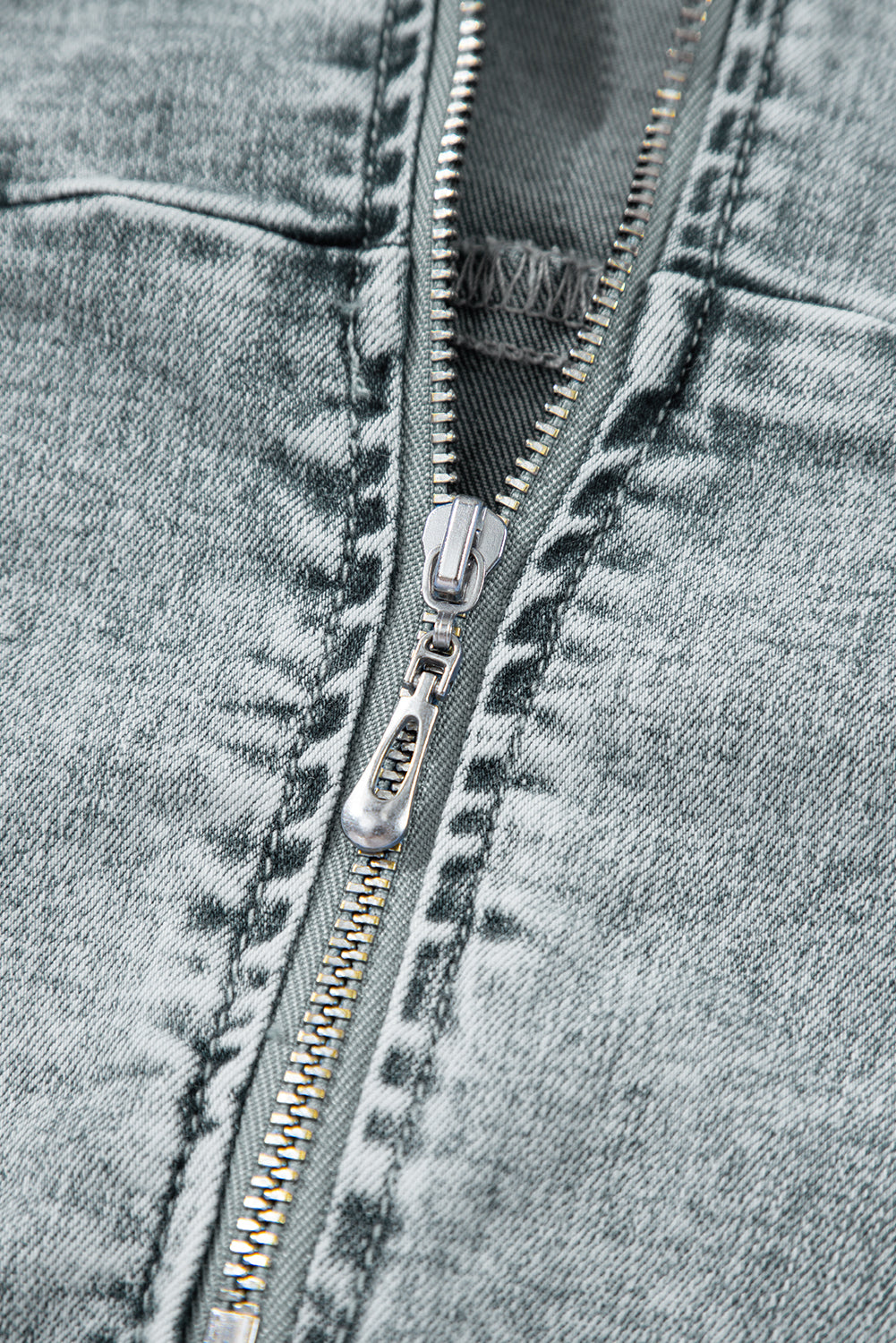 Robe en jean zippée sans manches à col en V dans le dos