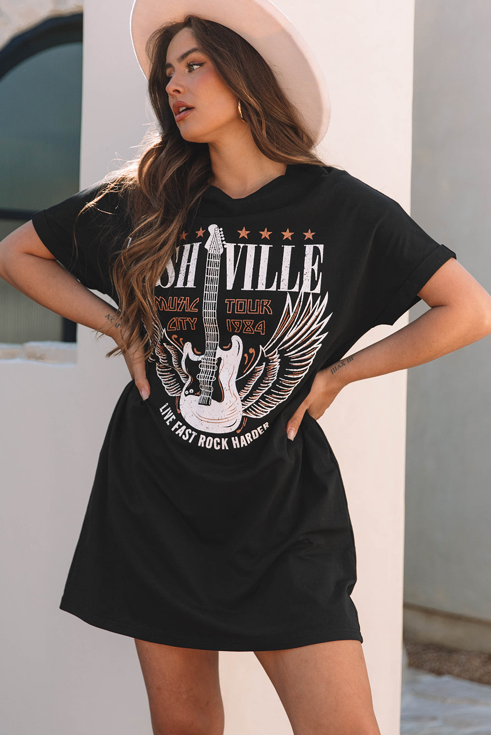 Robe courte à col ras du cou et imprimé guitare Nashville