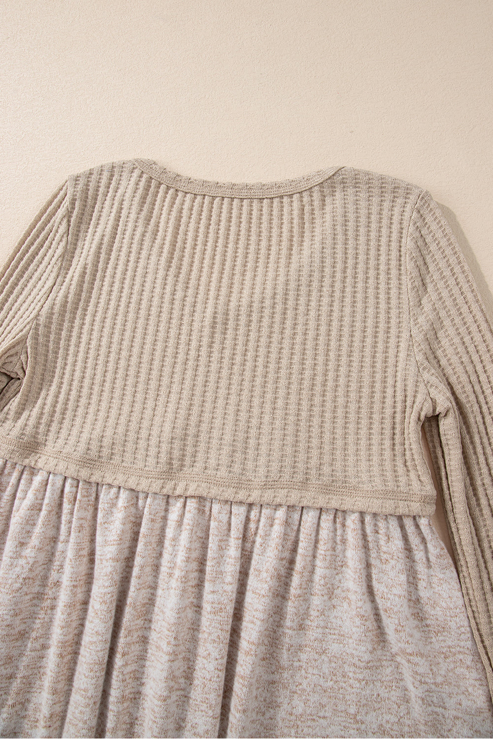 Haut nuisette texturé a manches longues et col en V