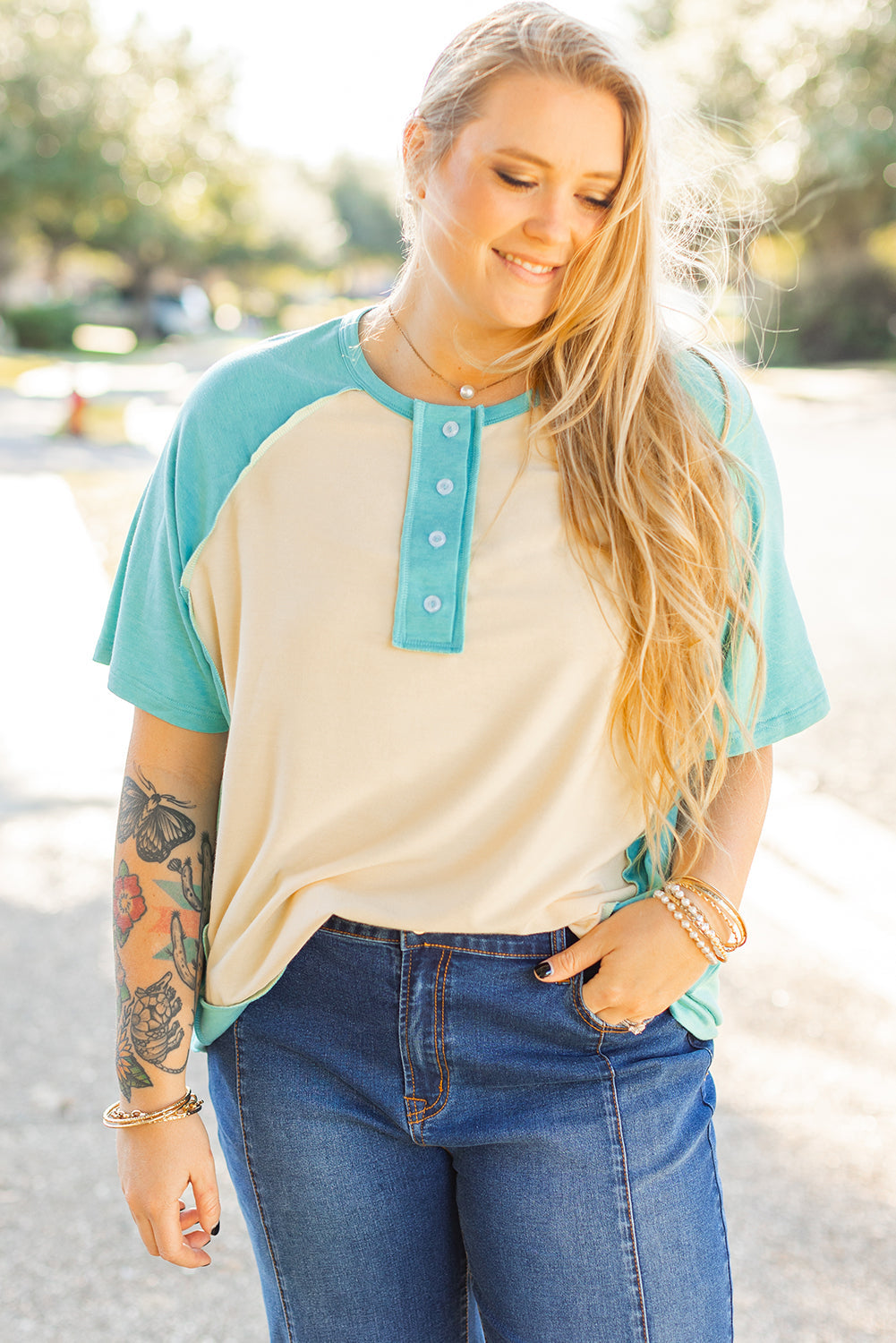 T-shirt boutonné à manches raglan et blocs de couleurs grande taille