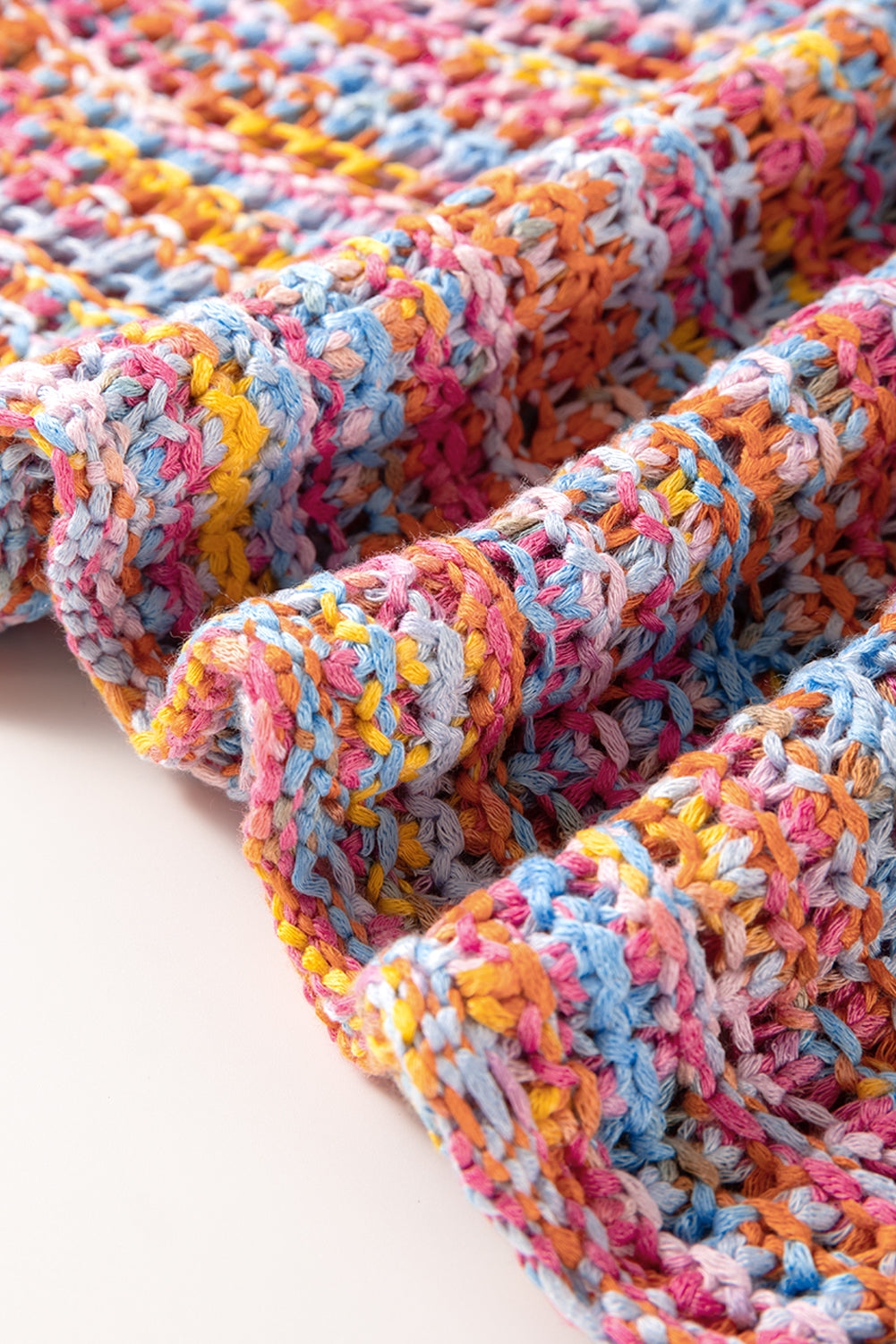 Gilet pull coupe ample au crochet a contraste de couleurs