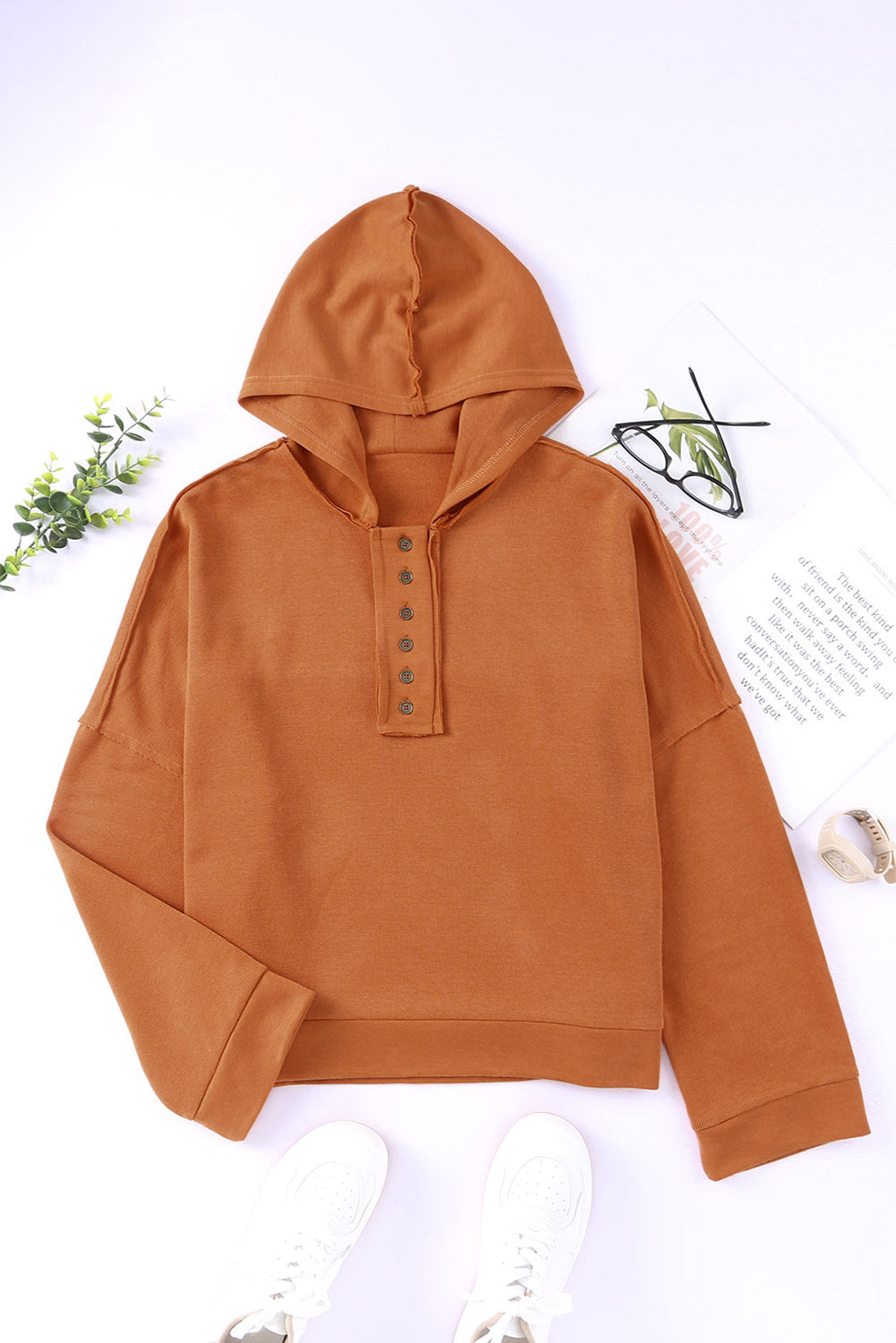 Sweat à capuche décontracté avec boutons et bordure en patchwork uni