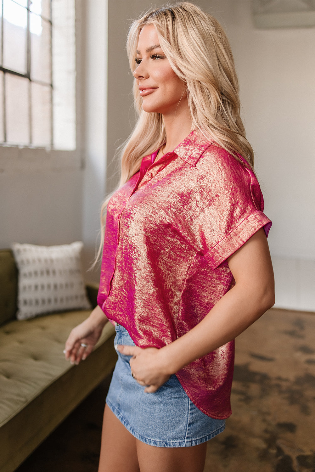 Chemise décontractée boutonnée à manches courtes et à reflets métalliques