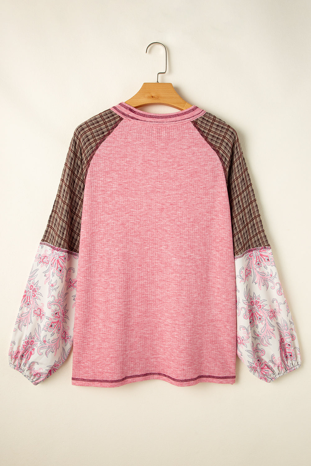 Blouse patchwork en tricot côtelé a manches raglan et imprimés variés