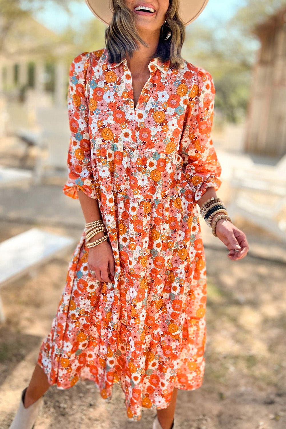 Robe bohème à volants et manches longues à col floral