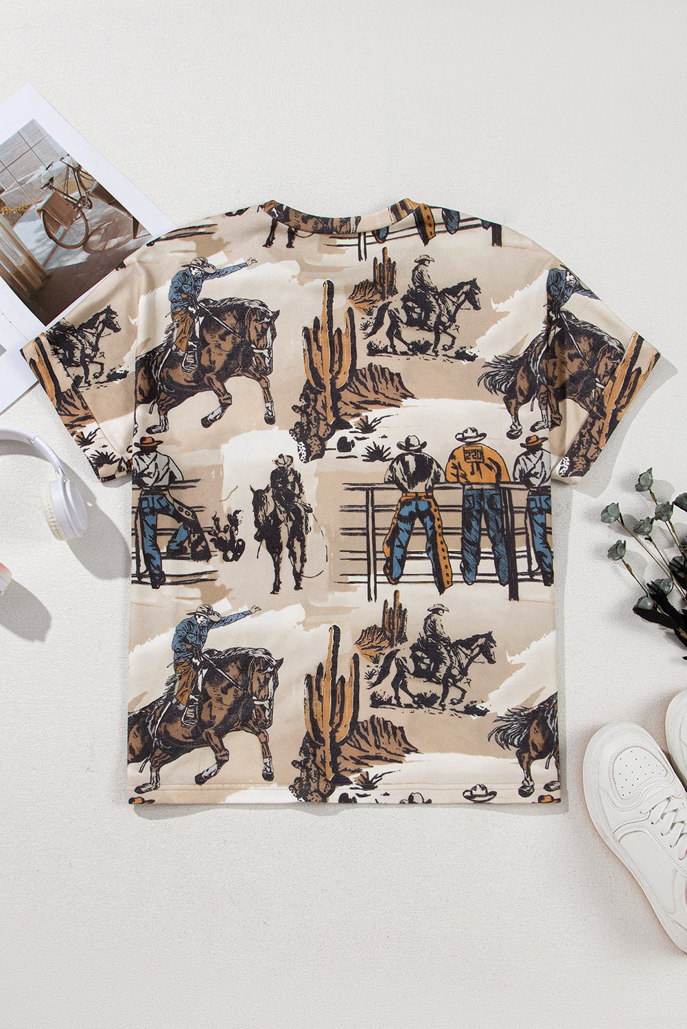 T-shirt ras du cou à manches retroussées et imprimé cowboy western