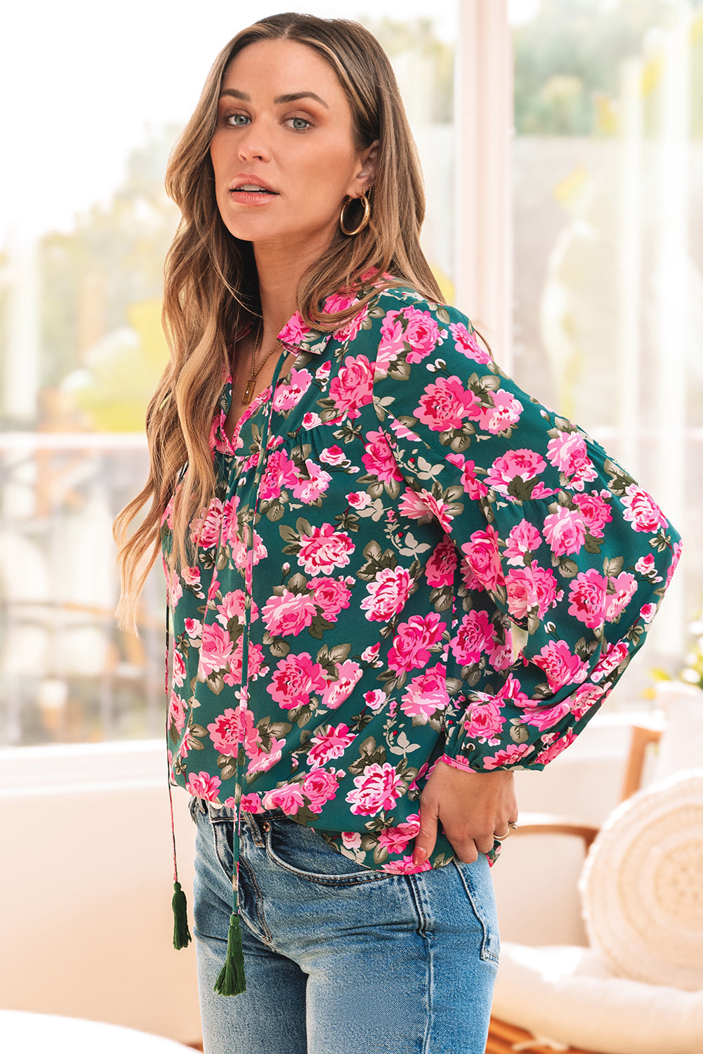 Chemisier à manches bouffantes et col noué à imprimé floral