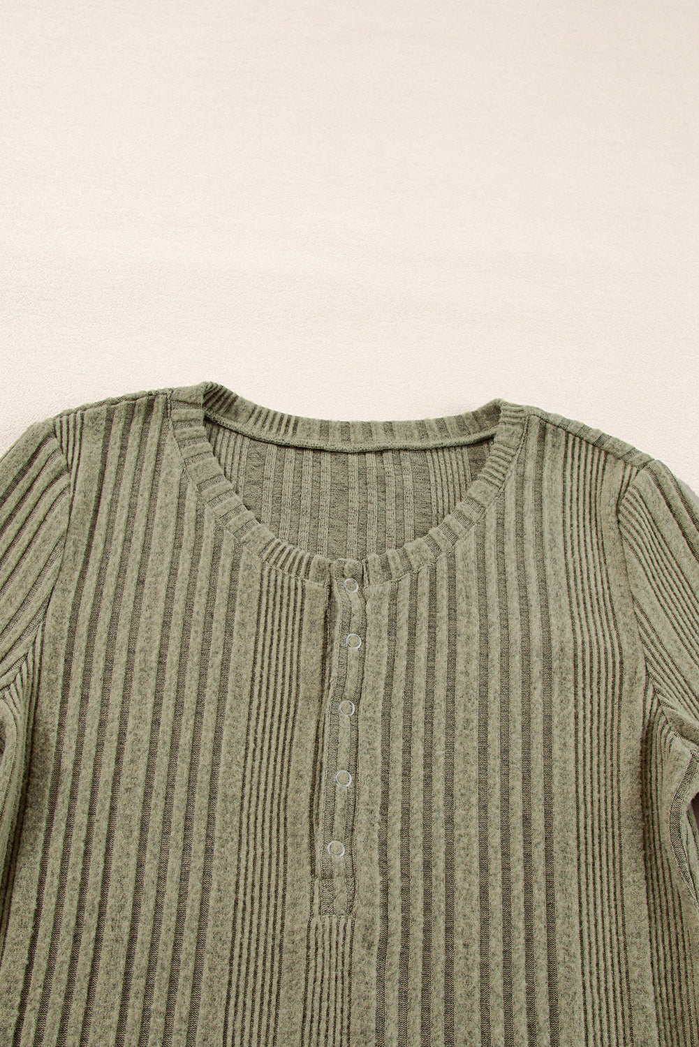 Chemisier coupe slim en tricot côtelé à demi-bouton