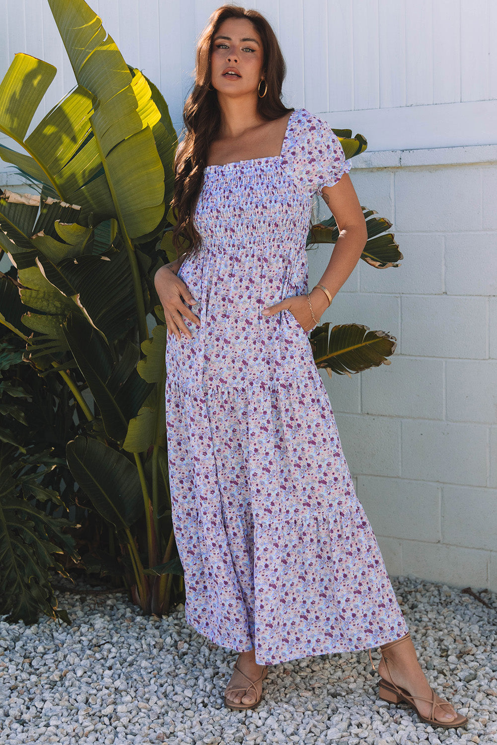 Robe longue fleurie à manches courtes bouffantes et taille haute froncée