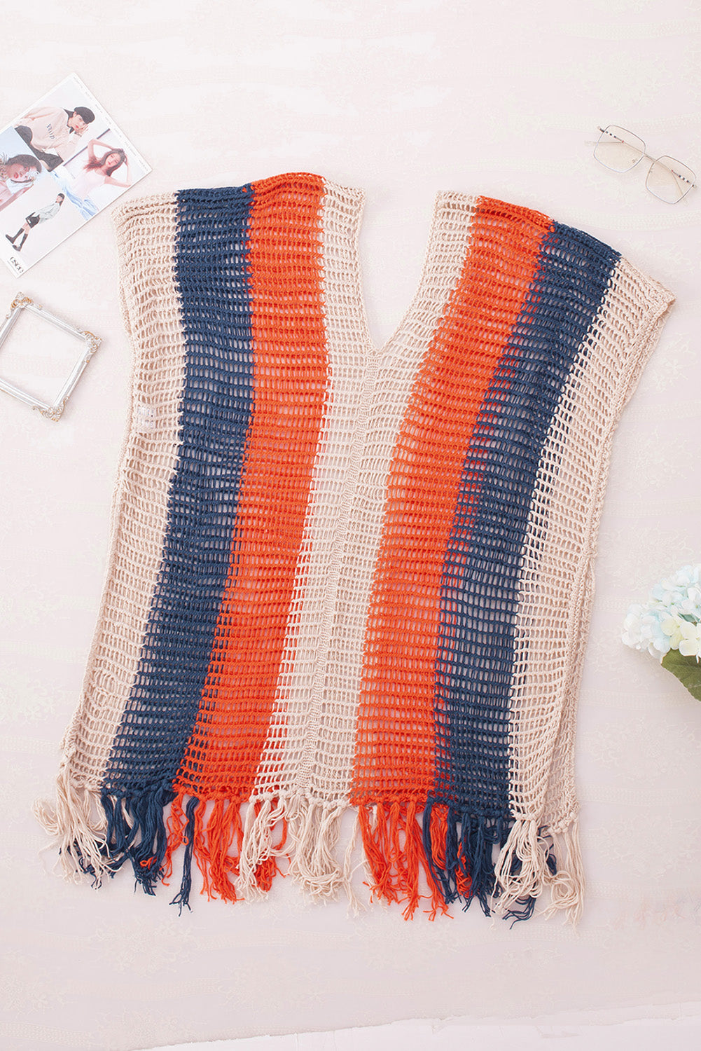 Cache-maillot de plage à col en V et pompons rayés