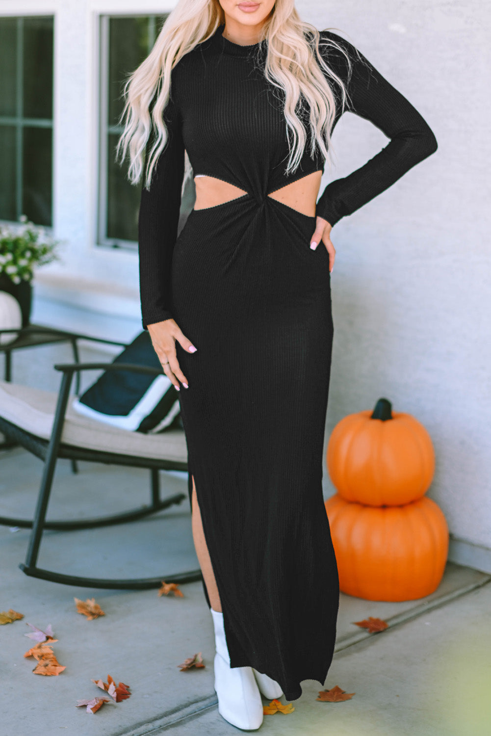 Robe côtelée à manches longues et découpe torsadée