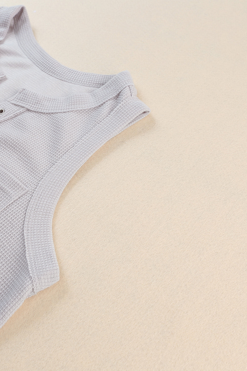 Débardeur en tricot thermique à œillets et col cranté