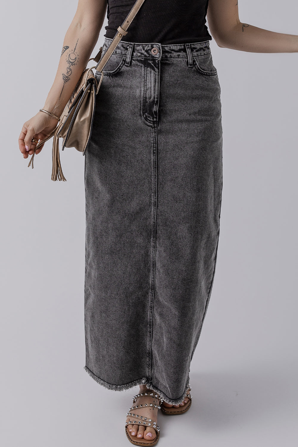 Jupe longue taille haute fendue au dos en denim a ourlet brut