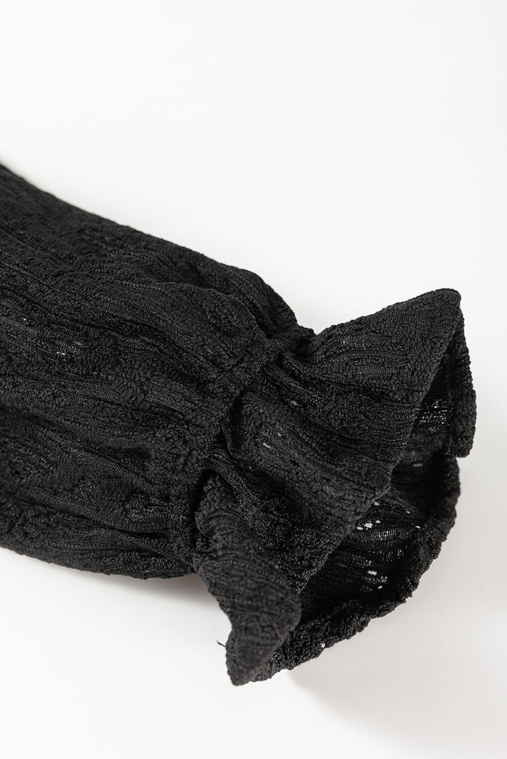 Mini-robe droite boutonnée en dentelle au crochet et col carré