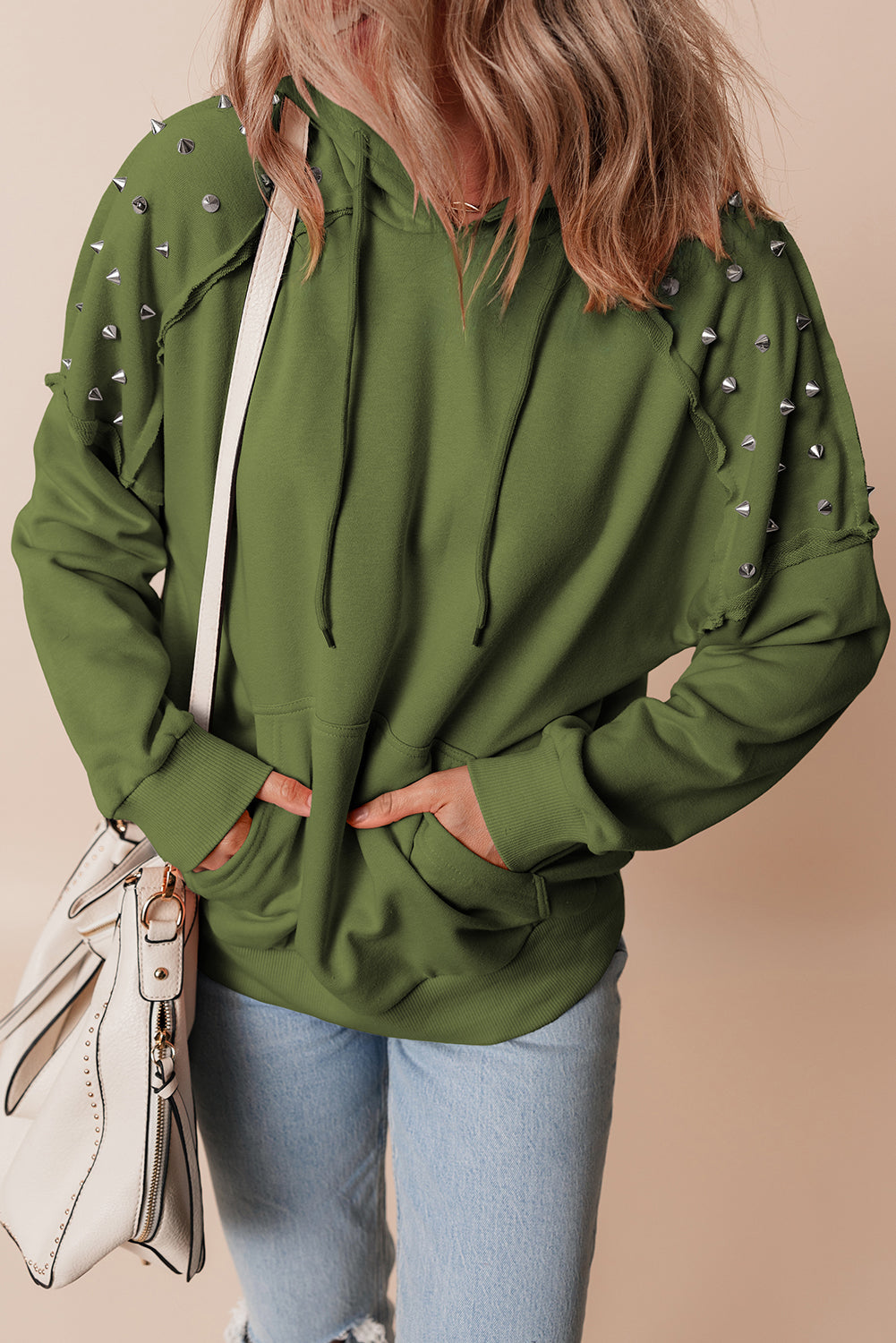 Sweat à capuche à manches raglan et rivets de couleur unie avec poche