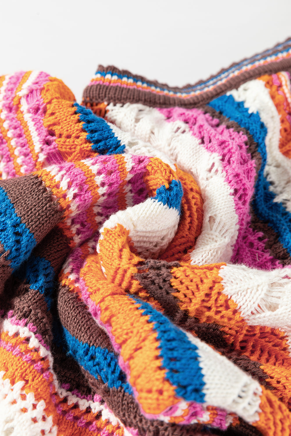 Gilet pull a col rond en tricot texturé rayé