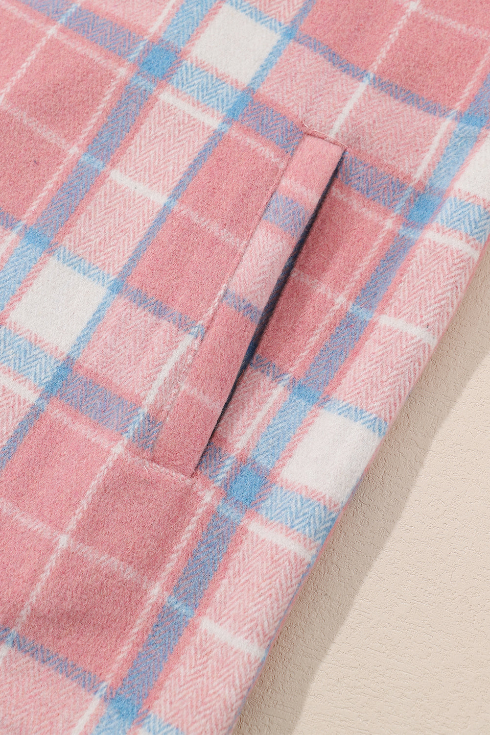 Veste en flanelle à carreaux avec poche à rabat
