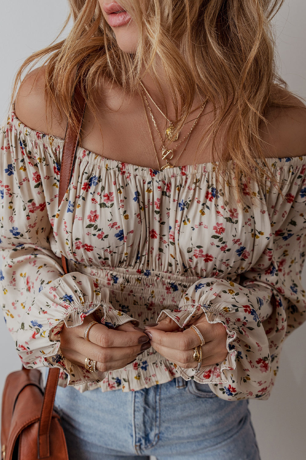 Chemisier bohème a imprimé floral et taille smockée, col en V
